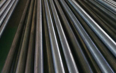 青岛预应力钢绞线厂 何立峰与美国财政部长贝森特、贸易代表格里尔举行视频通话